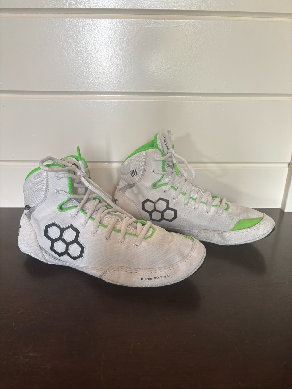 RUDIS Mens Wrestling shoes size 8 -White Green - Hexagon Logo